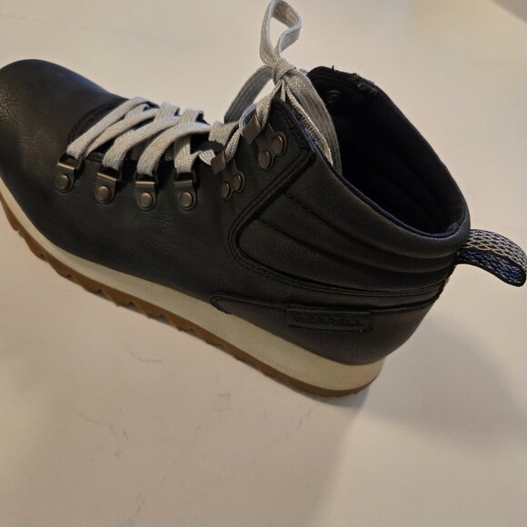 MERRELL Alpine Hiker Women's Hiking Black Boots SIZE 8 - Picture 4 of 9